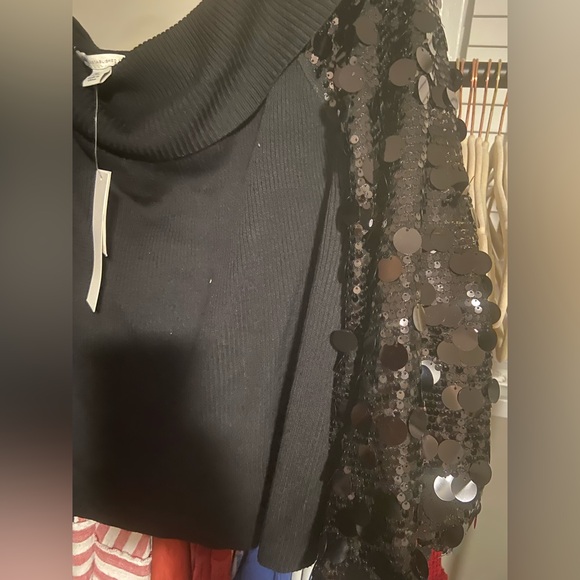Black Sequin Sleeve Women's Top - Picture 3 of 4